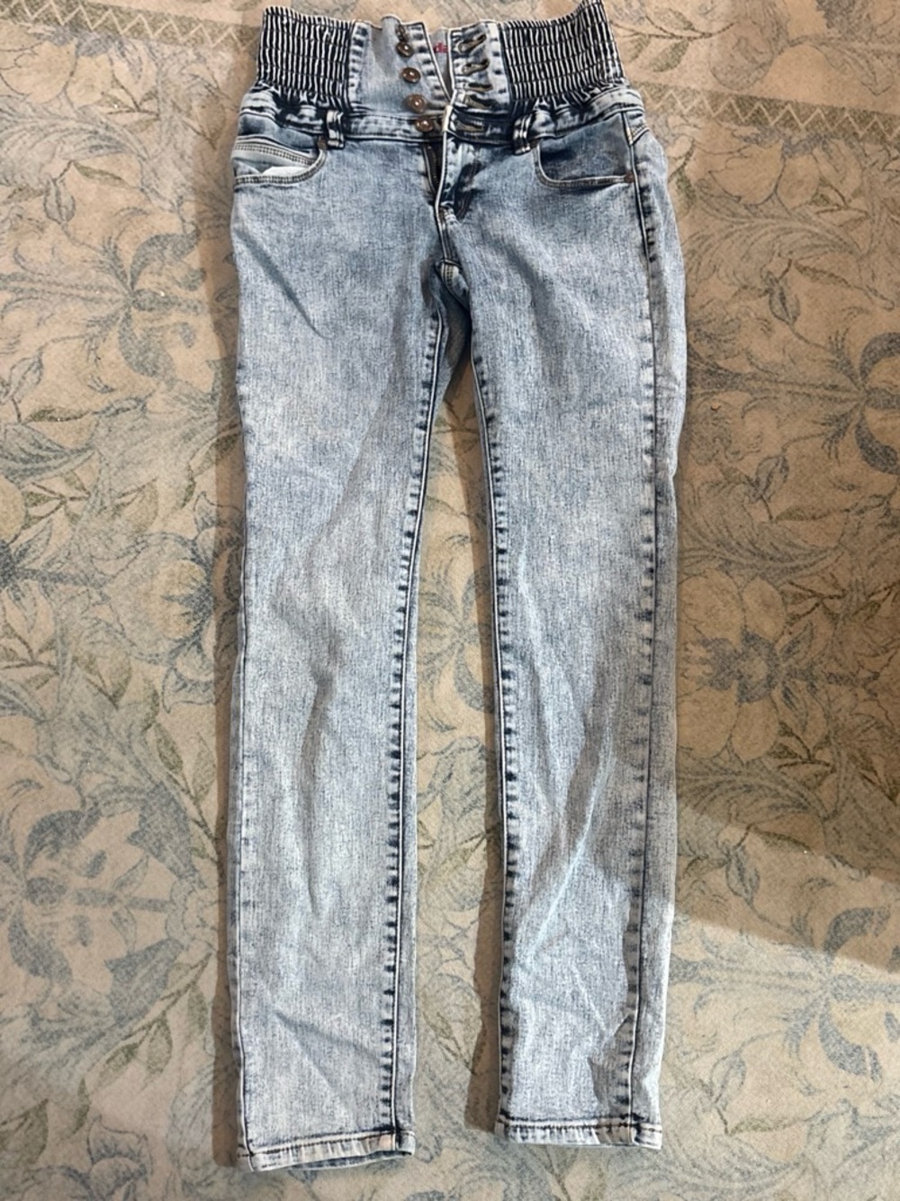 Light Wash High-Waist Women’s Jeans with Smocked Waist